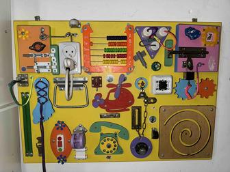 Игрушка Бизиборд