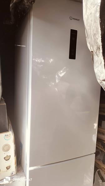 Холодильник INDESIT ITR 5200