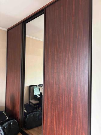 Продаю встроенный гардеробный шкаф