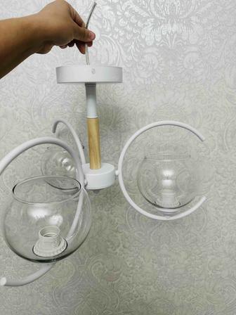 Продам люстру в отличном состоянии