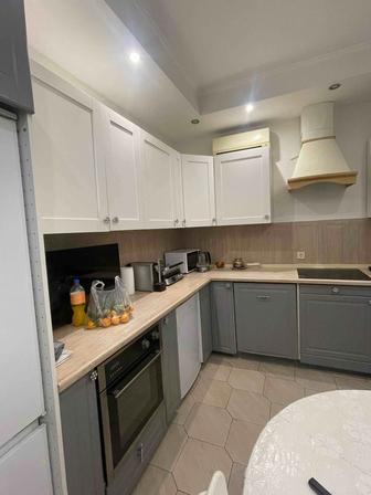 Продам угловую кухню б/у