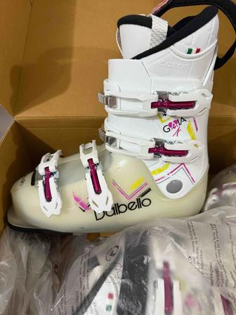 Ботинки горнолыжные