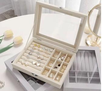 Шкатулки для украшений