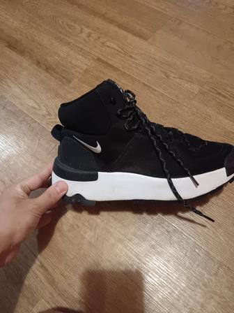 Осенние кроссовки Nike 39 р