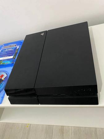 Продается PS4 с играми или обмен на телефон