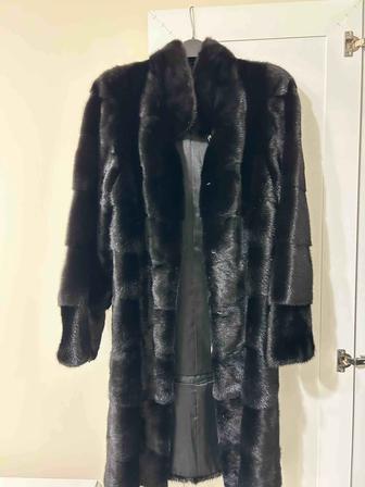 Продам почти новую норковую шубу