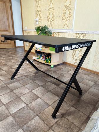 Стол компьютерный продам