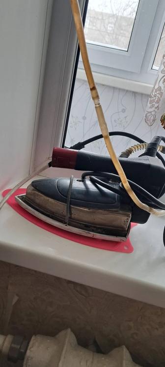 Продаю паровой утюг