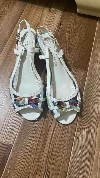 Продам летние босоножки