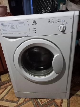 Срочно продам стиральная машина Indesit WIUN 100 (Фронтальная загрузка/3,5)