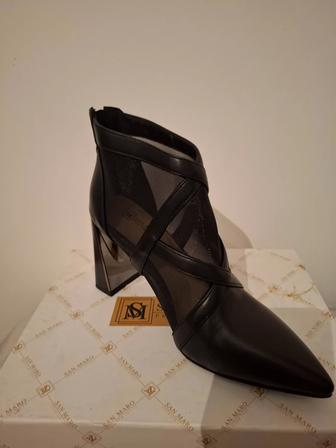 Продаю обувь сапоги