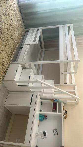 Двухъярусная кровать