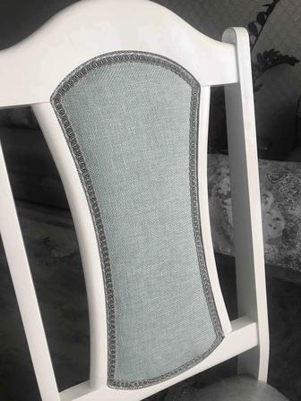 Продам 4 кухонных стула, новые
