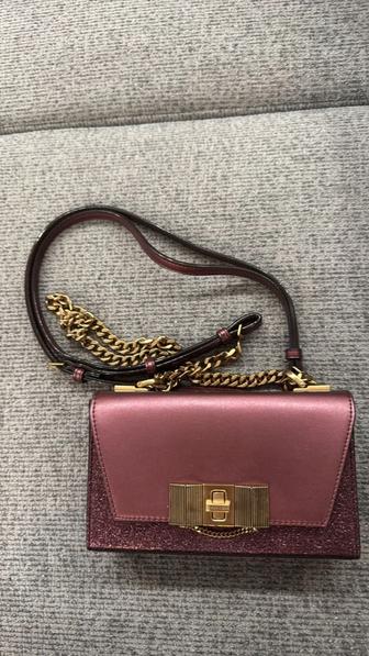 Продам сумку Charles and Keith