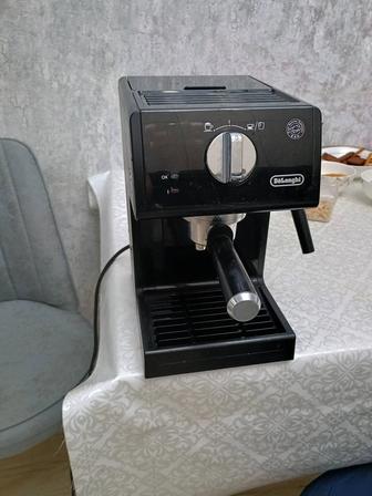 Продам рожковую кофемашину Delonghi