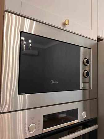 Продам встроенную микроволновую печь