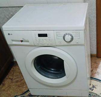 Продам стиральную машину LG . В хорошем состоянии. 5 кг