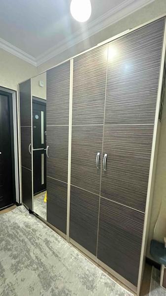 Продам прихожий шкаф