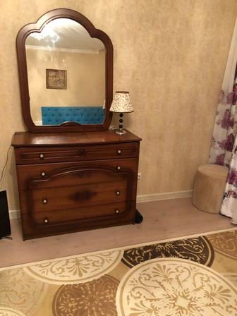 Комод с зеркалом