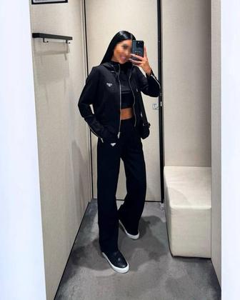 Женский спортивный костюм