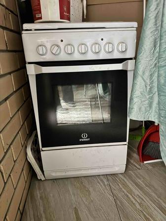 Продам электрическую плиту