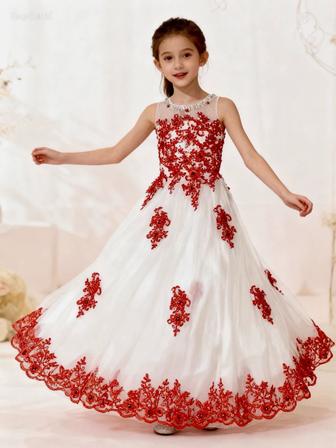 Продам платье на 7/8л