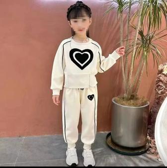 Продам детский спортивный костюм