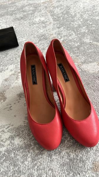 Женские туфли