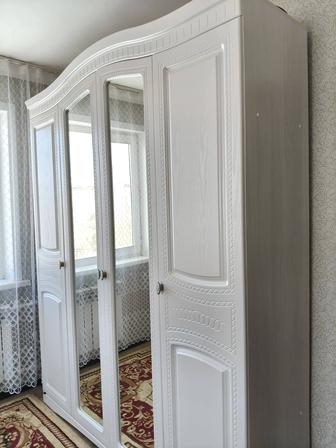 Продам спальный гарнитур