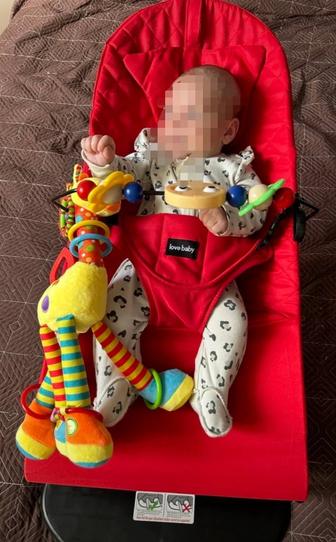 Продам шезлонг детский
