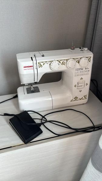 Швейная машина Janome 1225s