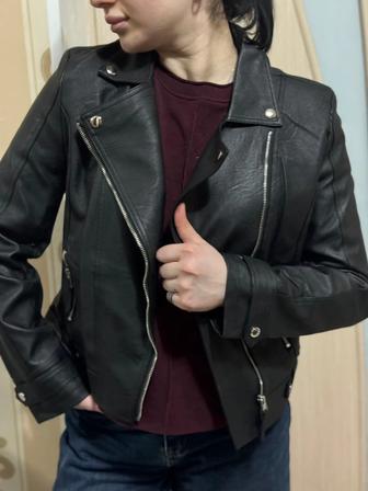 Кожанка черная