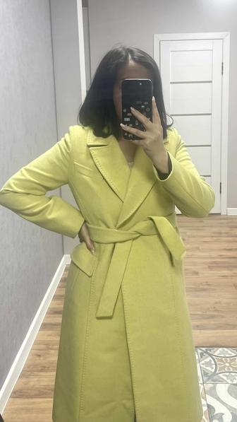 Продам пальто Rafaello (постельно лаймовый)