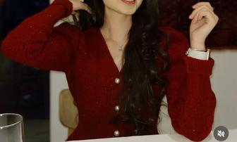 Красная кофта