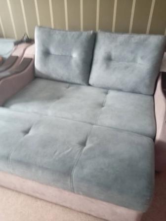 Продам диван 2 местный