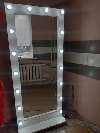 Зеркало для бутика и манекены