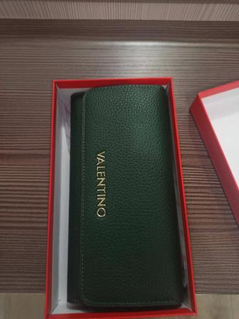 Продам кошелек Mario Valentino