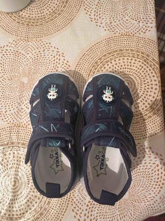 Продам Сандалики