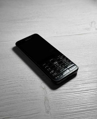Кнопочный телефон Nokia и Fly