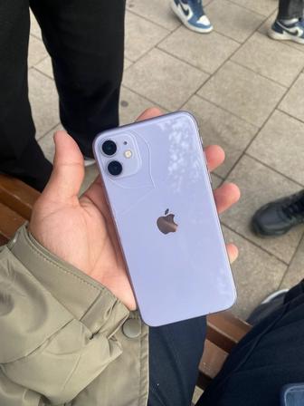 Продам Айфон 11