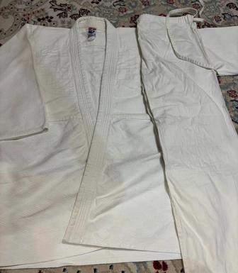 Продам кимоно, в хорошем состоянии