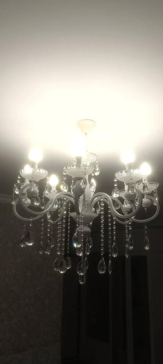 Люстра в очень хорошем состоянии
