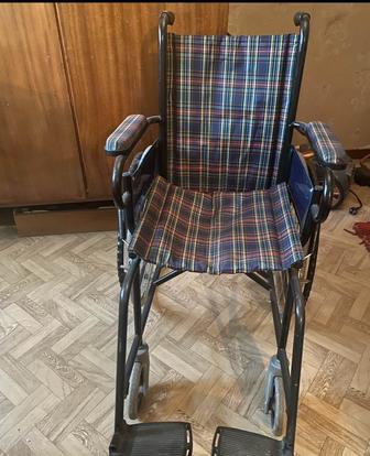 Продам инвалидную коляску