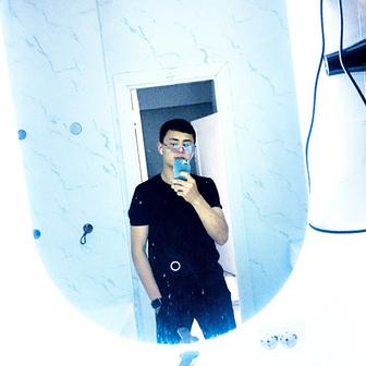Официант / официантка