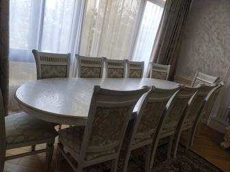 Срочно продается стол со стульями
