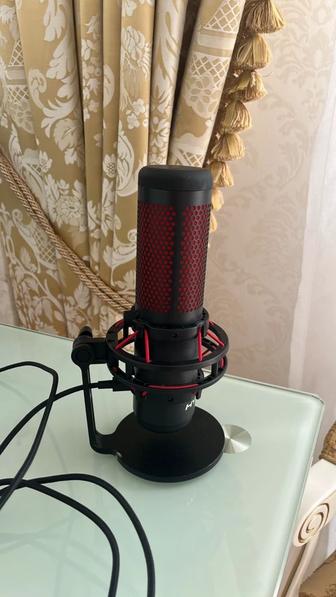 Продам микрофон hyper x quadcast