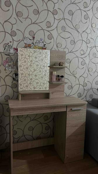 Туалетный столик