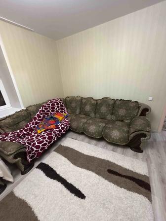 Диван-уголок и кресло