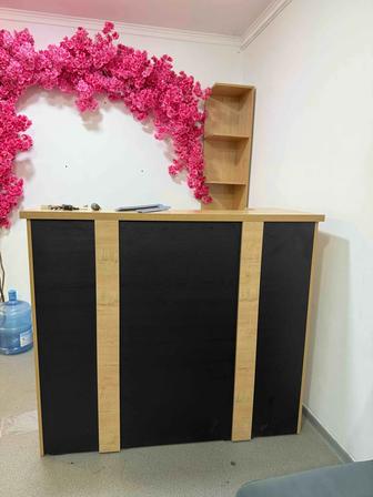 Продам ресепшн для студии или магазинов