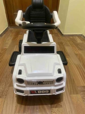 Продам толокар каталку машинку Mercedes Benz